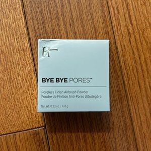 It Cosmetics bye bye pores powder
